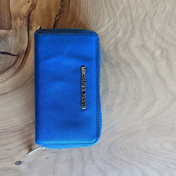 Michael Kors Wallet/Wristlet - Picture 4 of 5